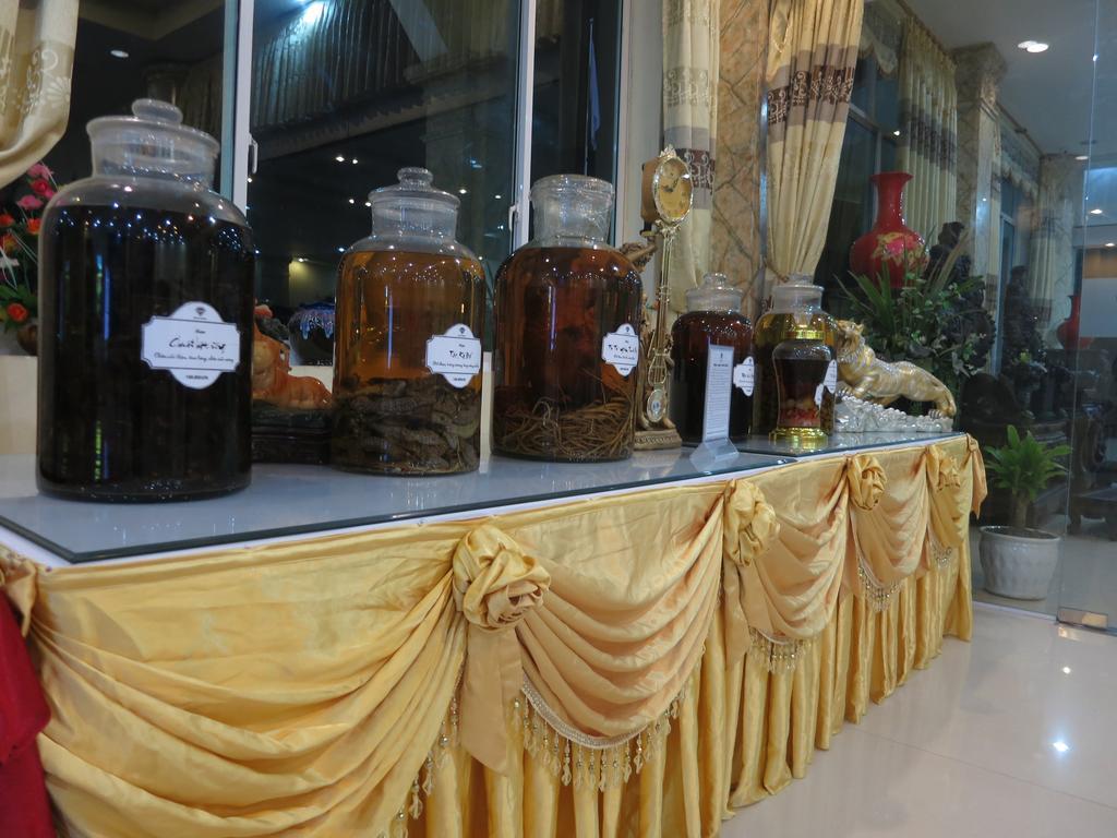 נין בין Gold Hotel מראה חיצוני תמונה